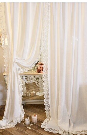 Elegante e raffinata tenda in puro lino bianco e merletto pregiato